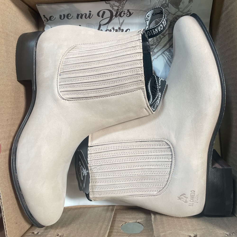 Canelo Piel Nobuck Botín Charro Natural